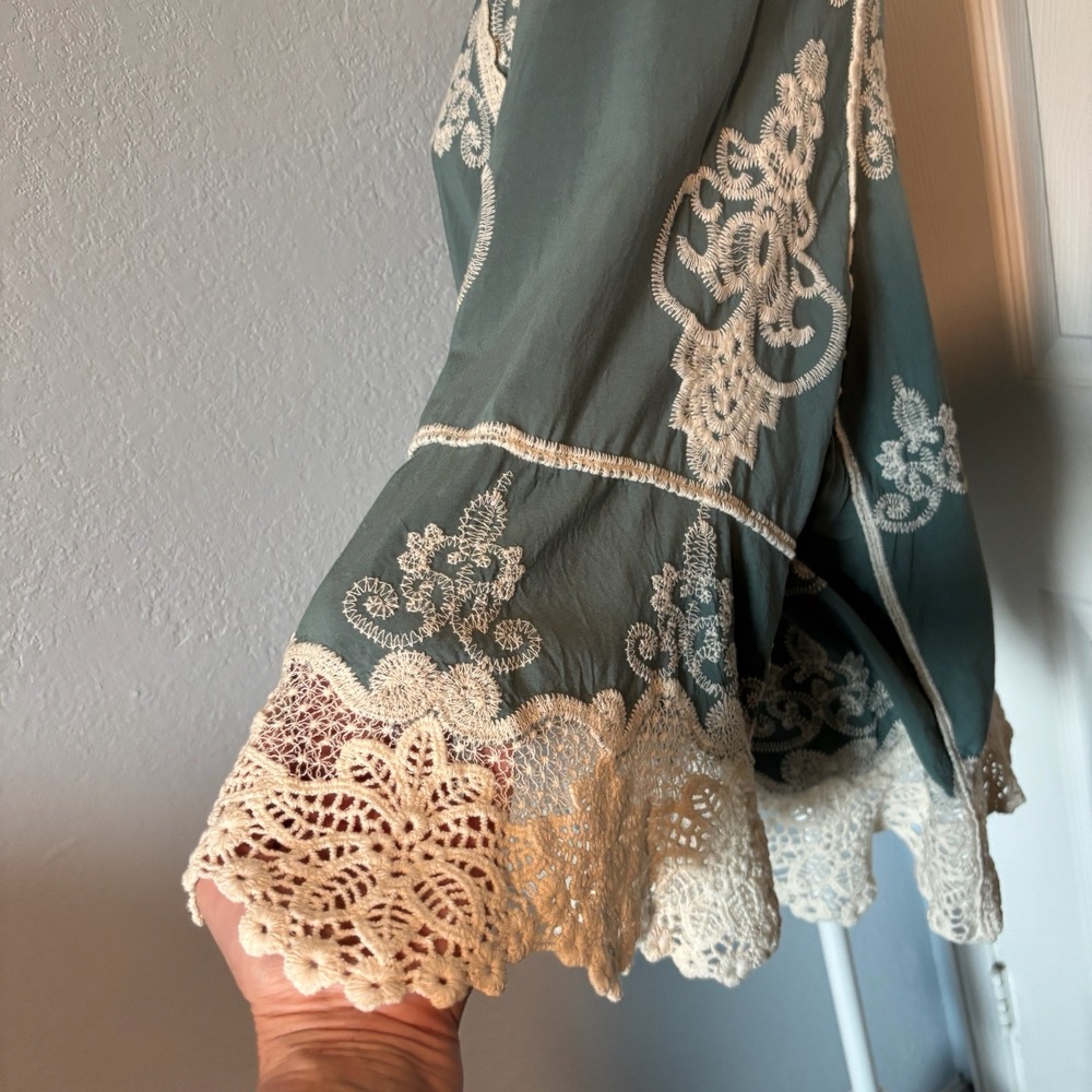 Democracy Boho Cottagecore Green Embroidered Lace Trim V-Neck Bell Sleeve Top XL - Picture 5 of 13